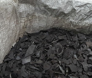 Charbon de coco de haute qualité 3x6, 4x8 mailles avec une teneur élevée en carbone fixe, faible teneur en cendres, prix usine pour les commandes en gros - Product Image 2