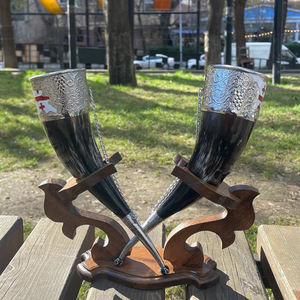 Corne de boeuf à boire Viking de style géorgien avec support élégant pour la décoration intérieure Pièce maîtresse de fête de luxe Corne de buffle Beer Mead par FWE - Product Image 1