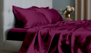 Elegante Juego de Sábanas de Satén Borgoña con Fundas de Almohada a Juego, Ropa de Cama de Lujo Brillante para Dormitorio - Product Image 4
