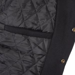 Chaqueta de Baloncesto Bordada en Lana para Hombre, Personalizada OEM, 100% Cuero Vacuno Genuino, Chaqueta Varsity Negra con Letras Bordadas para Invierno - Product Image 2