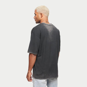 Camiseta de algodón con cuello redondo, lavado ácido, oversize, con logo personalizado, transpirable, de secado rápido, para uso casual en colores personalizados. - Product Image 3