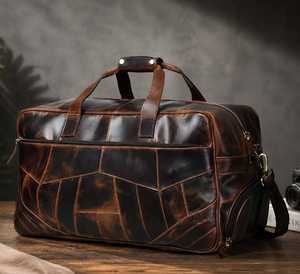 Bolsa de Viaje de Cuero Genuino para Hombre, Estilo Boston, Gran Capacidad, Cierre de Cremallera, Correa para el Hombro, Diseño Panelado - Product Image 1