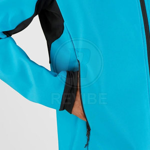 เสื้อแจ็คเก็ตกันลมแบบมีฮู้ด ราคาขายส่ง เป็นมิตรกับสิ่งแวดล้อม ระบายอากาศได้ดี เหมาะสำหรับฤดูหนาว คุณภาพพรีเมียม สามารถปรับแต่งโลโก้ด้านหน้าได้ - Product Image 4