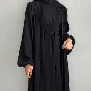 Abaya Gris Elegante y Moderna para Mujeres Musulmanas, Estilo Dubái, Frente Abierto, Vestido Islámico Modesto, Ligero y Transpirable - Product Image 1