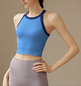 Top Deportivo de Yoga para Mujer con Bloques de Color - Camisola Roja y Gris en Contraste, Realza el Contorno del Pecho, Top Acanalado Sin Aros de Corte Ajustado - Product Image 2