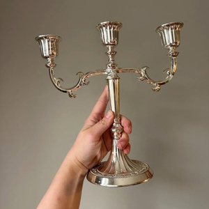 Candélabre en métal argenté à 3 bras, élégant support pour bougies coniques, centre de table de luxe pour mariage et décoration intérieure - Product Image 4