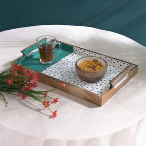 Plateau de service en bois massif irrégulier, durable, style moderne et antique, taille personnalisée pour servir des boissons, des desserts, des apéritifs, des plats de fête - Product Image 2