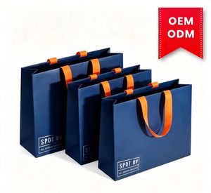 Sac de shopping en papier noir de luxe personnalisé avec logo personnalisé OEM/ODM, impression UV couleur personnalisée pour la vente au détail de mode - Product Image 1