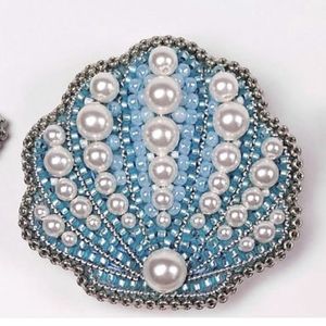 MD HANDICRAFTS MD-9905 Broche de Moda Hecho a Mano con Bordado, Lentejuelas, Perlas y Cristales, Elegante Diseño de Tulipán para Boda - Product Image 1
