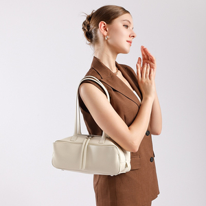 Sac à bandoulière en cuir véritable jaune avec fermeture à glissière, style minimaliste, deux poignées, longueur 50-65 cm, utilisation toutes saisons - Product Image 4
