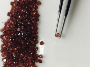 Granat rouge naturel 3MM, coupe ronde brillante, pierre précieuse de qualité supérieure pour la fabrication de bijoux - Product Image 2