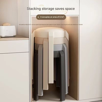 Tabouret empilable en plastique rembourré robuste et durable pour la maison, une chaise de salle à manger luxueuse et haut de gamme.