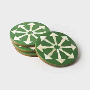 Juego de posavasos de madera redondos de 6 mm de grosor, reutilizables, diseño moderno, juego de 4 con soporte de madera - Product Image 3