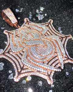 Pendentif toile d'araignée en argent S925 pavé de diamants Moissanite, plaqué or rose, bijoux streetwear hip-hop pour hommes et femmes - Product Image 1