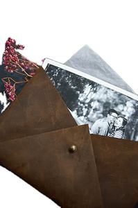 Sobre de Cuero Vintage Hecho a Mano - Funda para Documentos y Bolsa para Fotos de Cuero Genuino para Empaque de Regalos - Product Image 3