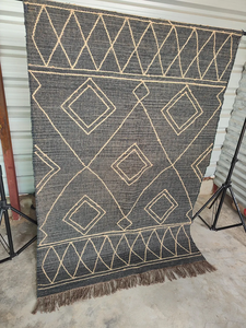 Tapis géométrique gris foncé style bohème, tapis tribal scandinave à pompons, décoration de sol moderne tissée à la main pour salon et chambre - Product Image 4