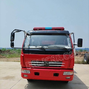 Chine Dongfeng 4000 litres petit <span class=keywords><strong>camion</strong></span> de pompiers 4x2 <span class=keywords><strong>camion</strong></span> de lutte contre l'incendie en mousse tendre à l'eau - Product Image 2