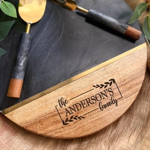 Elegante Tabla de Quesos de Mármol Negro y Madera de Acacia con Juego de Cuchillos para Queso de Acero Inoxidable Dorado, Plato de Charcutería de Lujo - Product Image 3