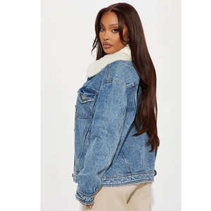 Veste en jean pour femme avec col en fausse fourrure, fermeture boutonnée, style décontracté d'automne, manches longues, couleur unie, longueur standard - Product Image 2