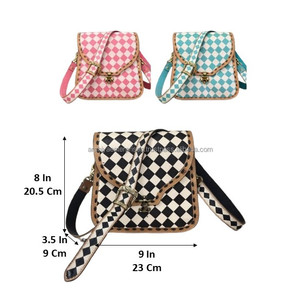 Bolso de cuero tallado a mano, bandolera estilo gitano bohemio, novedad, hecho a mano, diseño a cuadros, estilo occidental. - Product Image 2