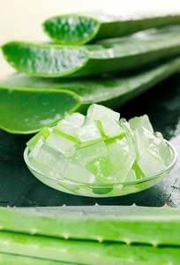 MASCARILLA FACIAL DE ALOE VERA | Mascarilla Facial Hidratante y Calmante Profunda | Rico en vitaminas A, B, C y E | Tratamiento Antiinflamatorio y Blanqueador de la Piel - Product Image 3