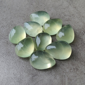 Cabujón de Prehnita Natural en Forma de Lágrima, Gema Calibrada en Forma de Pera con Reverso Plano, Disponible en Todos los Tamaños - Product Image 6