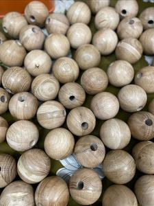 Boules en bois de chêne naturel en gros pour les fabricants d'artisanat, les fabricants de meubles et les acheteurs internationaux, enseignes murales en bois - Product Image 3