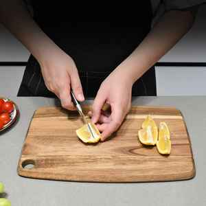 Tabla de Quesos Redonda de Madera de Acacia con Juego de Cuchillos, Tabla para Charcutería, Tabla de Cortar de Madera Ecológica, Apta para Lavavajillas - Product Image 3