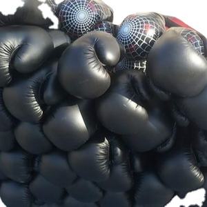 Gants de boxe CTR SPORTS sur mesure en cuir de vachette 100% 12oz US pour les sports de plein air et le cyclisme - Product Image 1