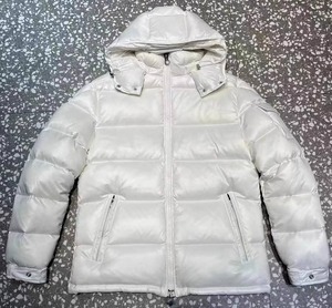 Chaqueta Acolchada Negra con Capucha para Hombre, Relleno Grueso de Plumón, Cierre de Cremallera, Cortavientos, Informal, para Invierno, Corte Ajustado, Largo Corto - Product Image 5