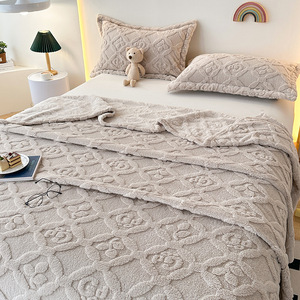 Modern <b>Super</b> <b>Soft</b> Polyester Fiber Clover Jacquard Tafu Velvet <b>Throw</b> Blanket for Bed - Product Image 4