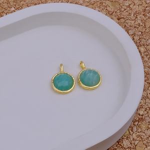 Bisel texturizado de amazonita de latón hecho a mano, collar con colgante de piedras preciosas redondas chapadas en oro, suministros de joyería minimalista - Product Image 3