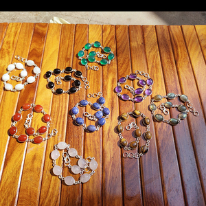 กำไลข้อมือประดับพลอยหลากสีทรงปริซึม งานแฮนด์เมด ทองเหลืองรูปไข่ คริสตัลเชื่อมต่อกัน สไตล์โบฮีเมียน เครื่องประดับสำหรับทุกเพศ เหมาะสำหรับงานปาร์ตี้ - Product Image 2