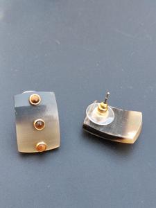 Pendientes Ecológicos Hechos a Mano con Forma Natural de Cuerno de Búfalo con Diseño Moderno para Bodas - Product Image 5
