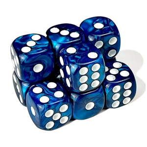 Dés de jeu décoratifs en résine pour jeux de société, jeux de table et cadeaux personnalisés. Ensemble de dés en résine bleue avec points blancs. - Product Image 5