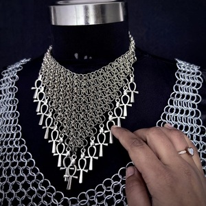 Conjunto de Vestido de Malla de Acero Hecho a Mano con Collar Impresionante, Traje de Armadura para Festival - Product Image 2