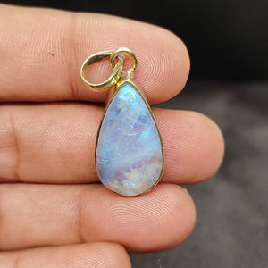 Colgante de Metal de Latón con Piedra Lunar Blanca Natural de Estilo Clásico para Mujer, Venta al por Mayor - Product Image 1