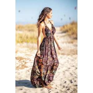 Elegancia Veraniega Sin Esfuerzo de Alta Calidad con Este Fresco Vestido Maxi con Cuello Halter, Perfecto para Escapadas a la Playa y Paseos Soleados - Product Image 4