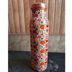 Botella de Agua de Cobre Puro con Diseño Floral, Portátil para Viajes - Product Image 1