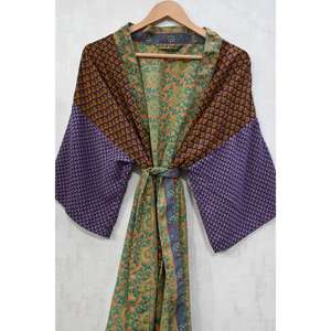 Kimono Largo de Seda Vintage con Parches, Talla Grande, Transpirable, para Otoño |   Bata de Estilo Bohemio |   Bata de Lujo Sostenible - Product Image 3