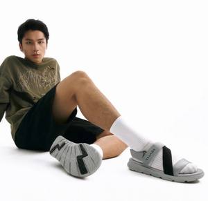 Sandalias Deportivas con Cierre de Velcro, Suela Gris Ligera, Tiras Negras, Nuevo Artículo, Punta Abierta, Estilo Casual - Product Image 6