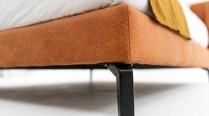 Cama de Lujo con Base Ajustable Tapizada en Tela Naranja de Alta Calidad, Diseño Moderno, Tamaño Queen, Estructura Suave - Product Image 3