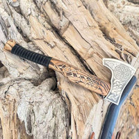 Hache Viking Industrielle au Design Traditionnel Scandinave, Faite à la Main, Lame en Acier Carbone et Manche en Bois, pour le Camping, le Bushcraft et la Décoration Intérieure de Haute Qualité