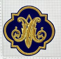 Patch brodé à la main de luxe avec monogramme en fils métalliques |   Applique décorative lettre M |   Design à fil doré résistant à l'eau en relief 3D