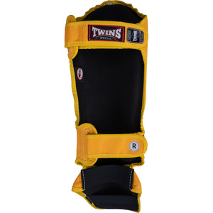 สนับแข้งมวยไทยคู่แฝด คุณภาพพรีเมียม หนังวัวแท้ น้ำหนักเบา ปิดแบบตะขอเกี่ยว/หัวเข็มขัด  รับทำโลโก้ตามสั่ง - Product Image 4