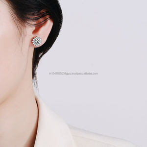 925 Sterling Silver Femmes De Luxe Plaqué Or VVS Moissanite Diamant Halo Boucles D'oreilles Mignon Glacé Vis Retour Cadeau pour Occasions - Product Image 5