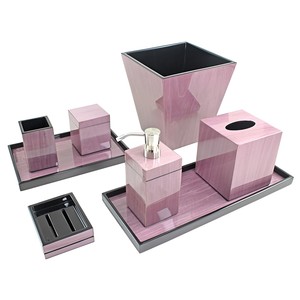 Ensemble d'accessoires de salle de bain modernes, articles de bain laqués de la plus haute qualité, kit de toilette laqué - Product Image 1