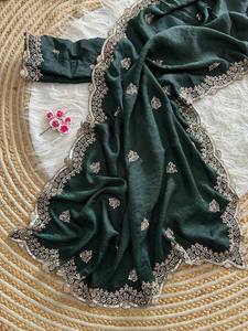 Grand Sari en Soie Moderne pour Fêtes d'Hiver, Broderie de Perles Dorées et Sequins, Blouse Cousue à la Main, Prêt-à-Porter, Sari Indien pour Femme - Product Image 3