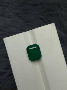 พลอยมรกตธรรมชาติทรงเหลี่ยมสีเขียวสำหรับทำเครื่องประดับ - Product Image 3