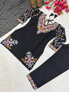 Kurta Negra Bordada con Diseño Floral, Corte Holgado, Largo hasta el Suelo, Vestido Tradicional Indio Pakistaní de Algodón para Mujer, Ropa Casual - Product Image 6